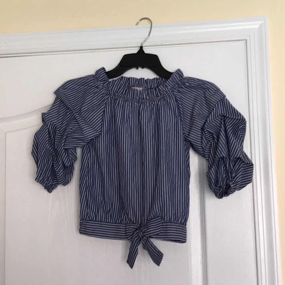 Adorable striped top
